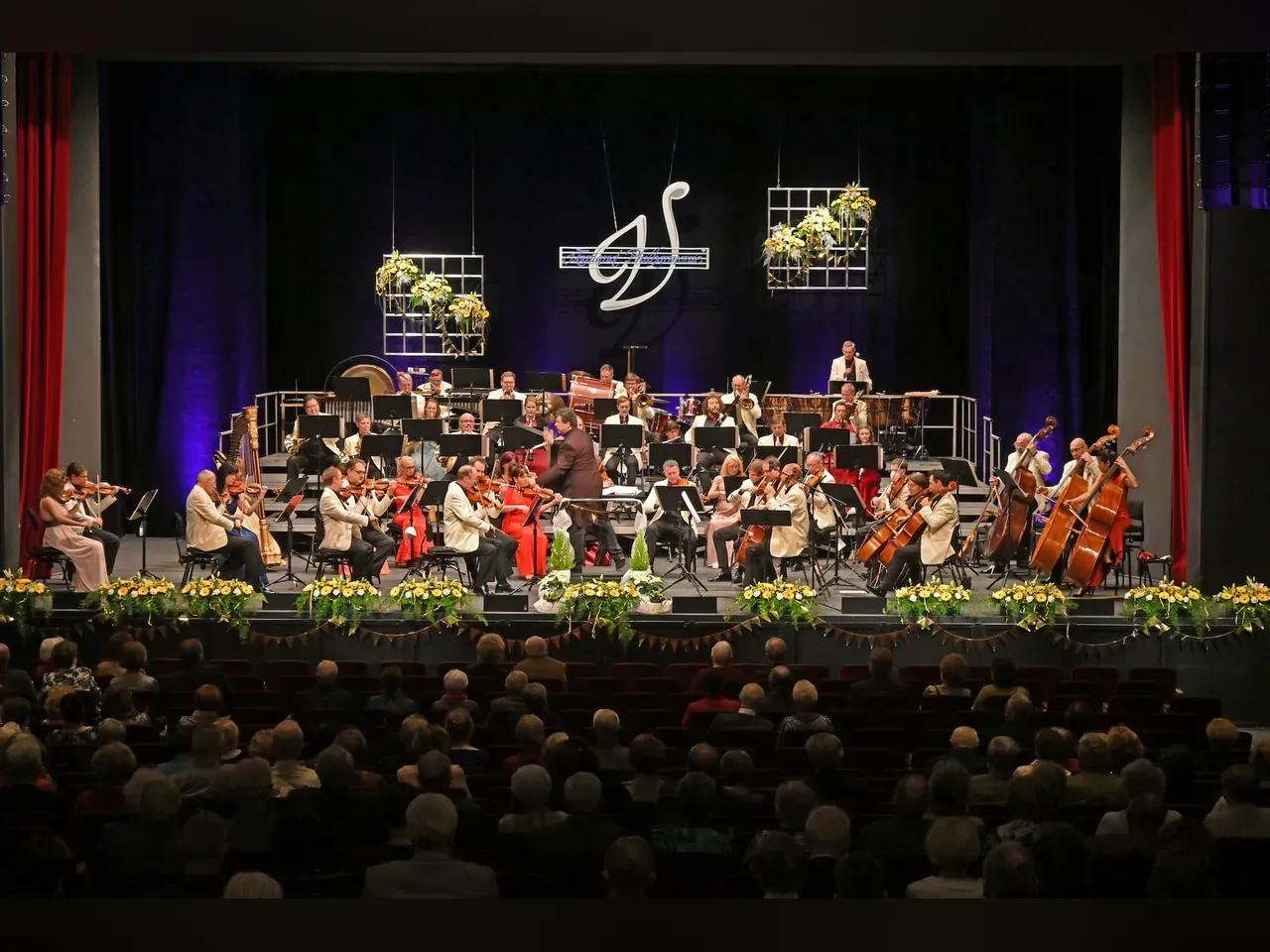 Greiz_Vogtlandhalle_Silvesterkonzert_2021.12.31__Foto_Christian_Freund___16_