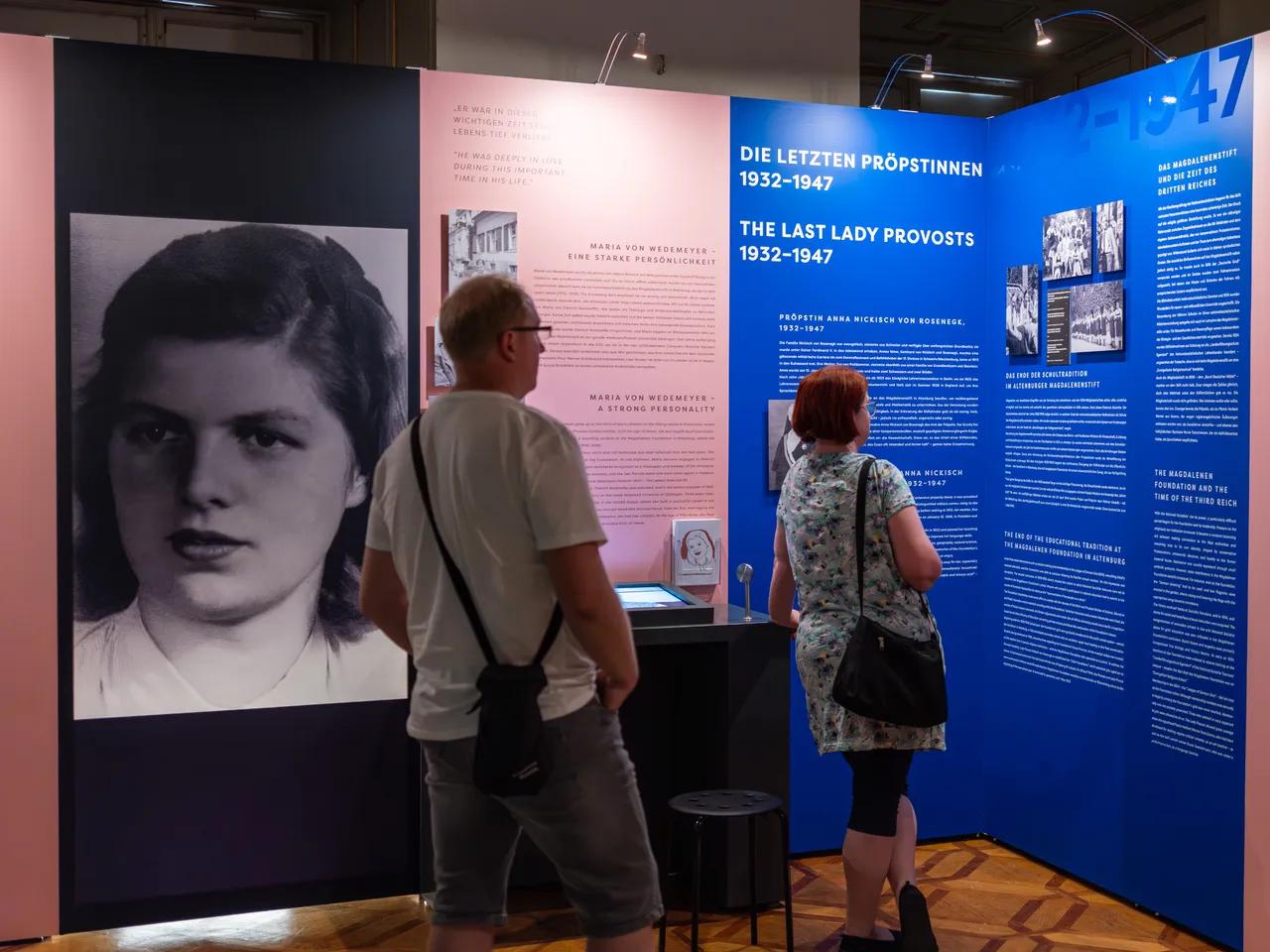 Ausstellungsansicht_Erziehung & Emanzipation, Schloss- und Spielkartenmuseum Altenburg, 2025, Foto_Philipp Hort