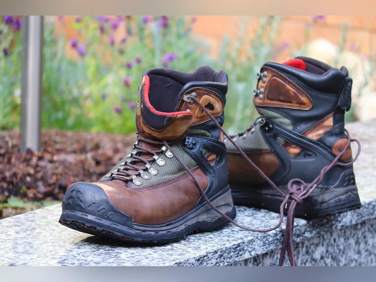 walking-boots-6831103_1920-jpg