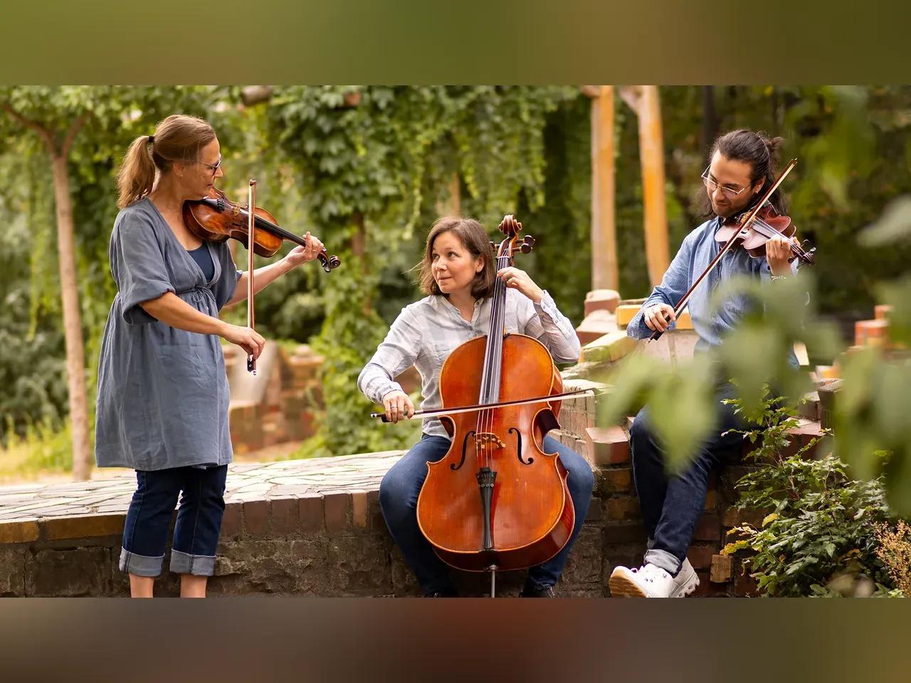 kubus_25-11-02_folkclub_haelm_jv-jpg