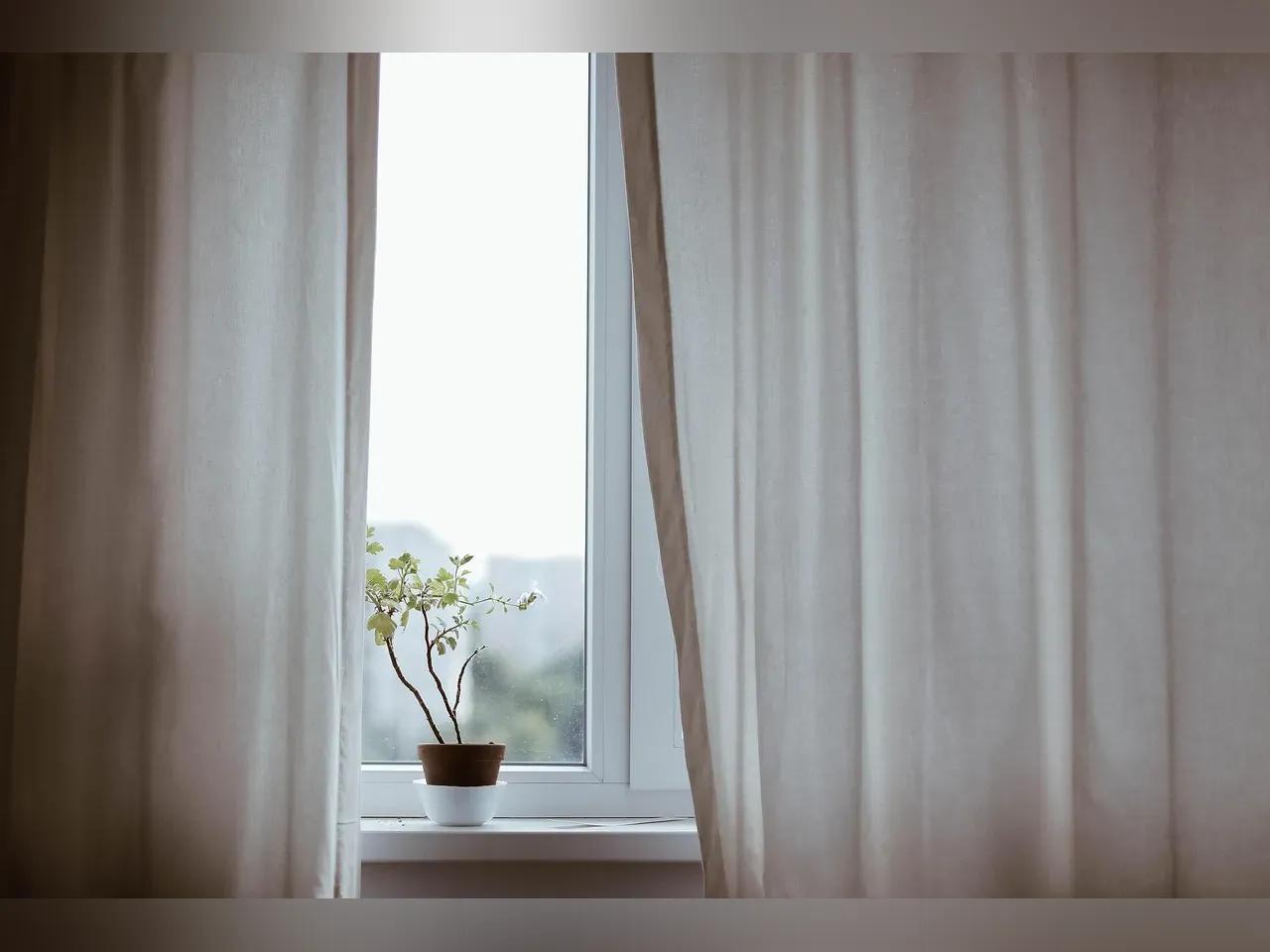 curtains-1854110_1920-jpg