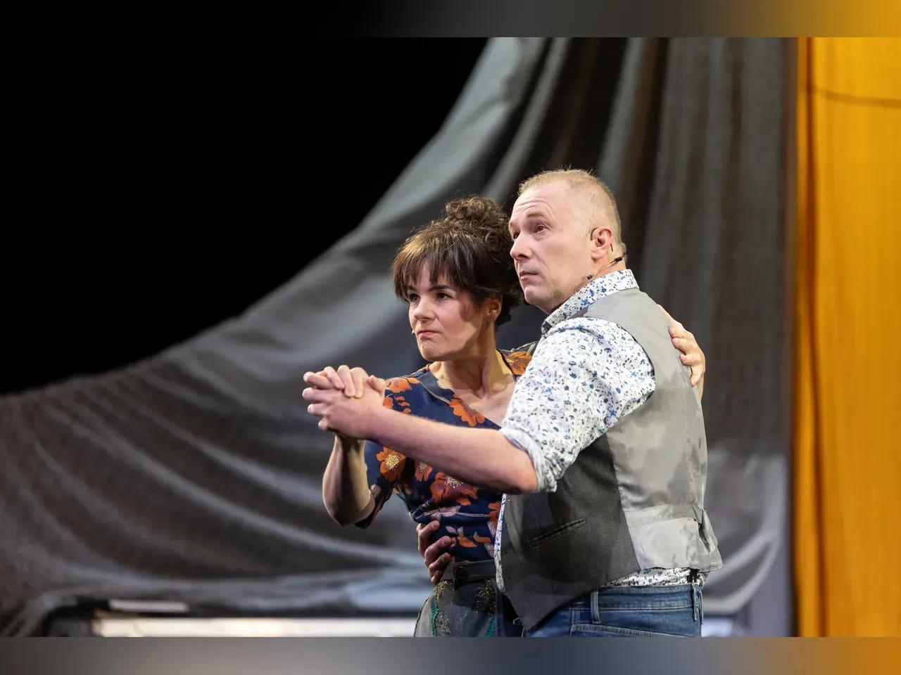 vs-dinnerforone-5704.web