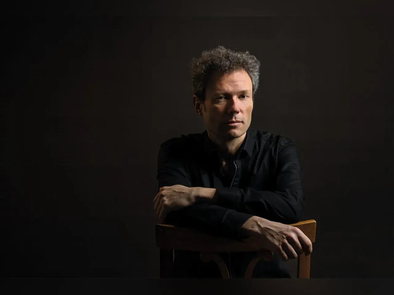 Dirigent Simon Gaudenz