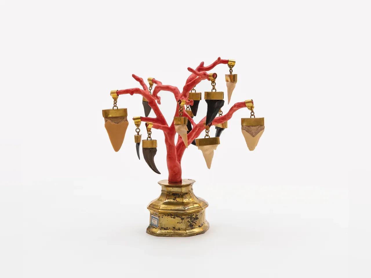 mark-dion-blood-coral-2011-kunstharz-korallenbaum-fossile-original-haiz-hne-b-renkralle-sammlung-ger