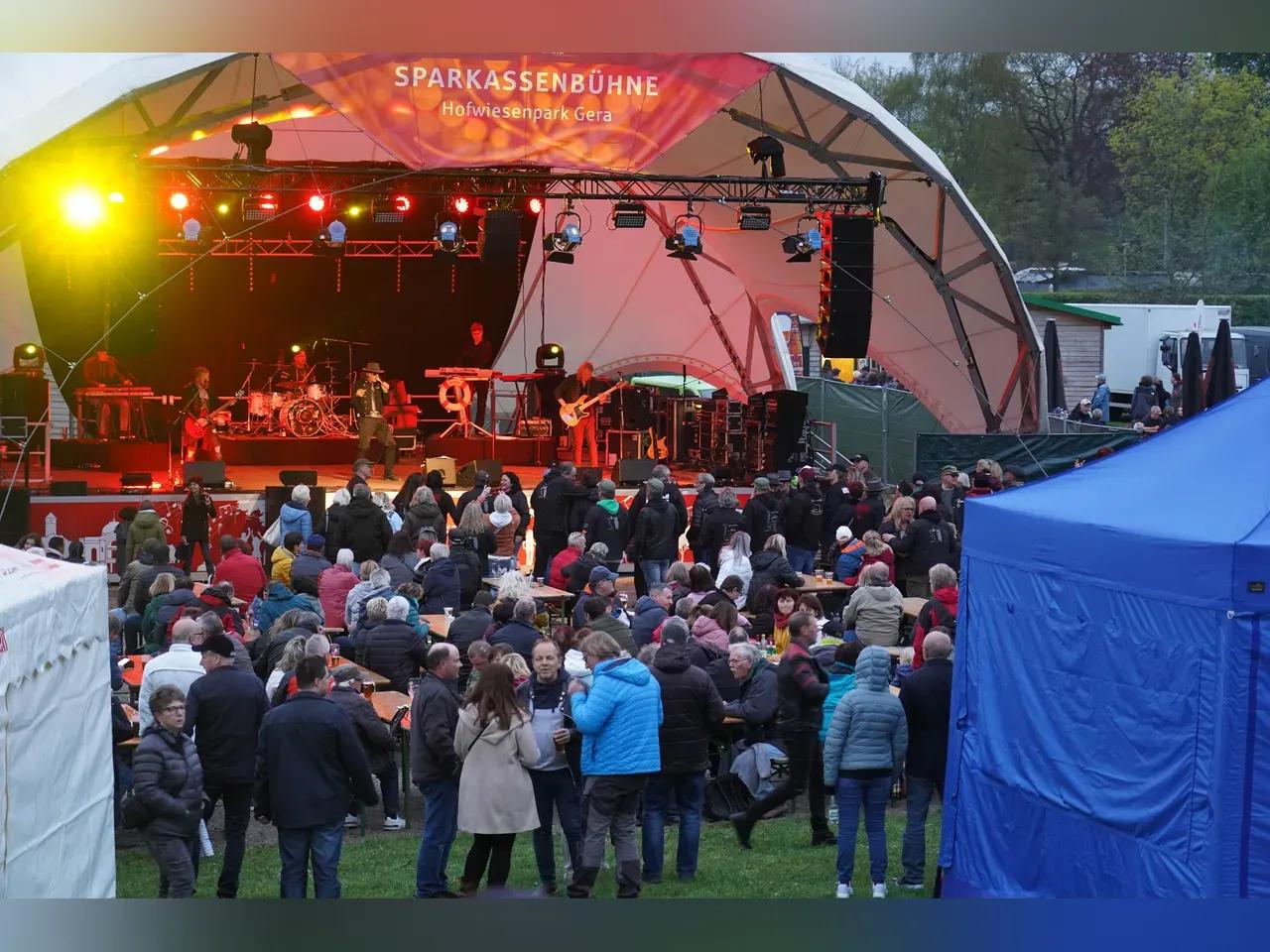 Konzert auf der Sparkassenbühne zum Hofwiesenparkfest 2023