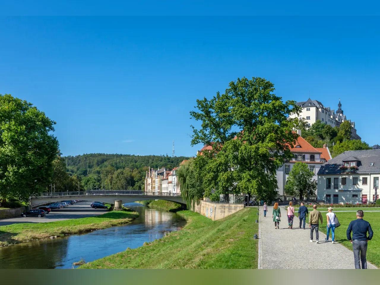 Schlossgarten_mit_Blick_zum_Oberen_Schloss