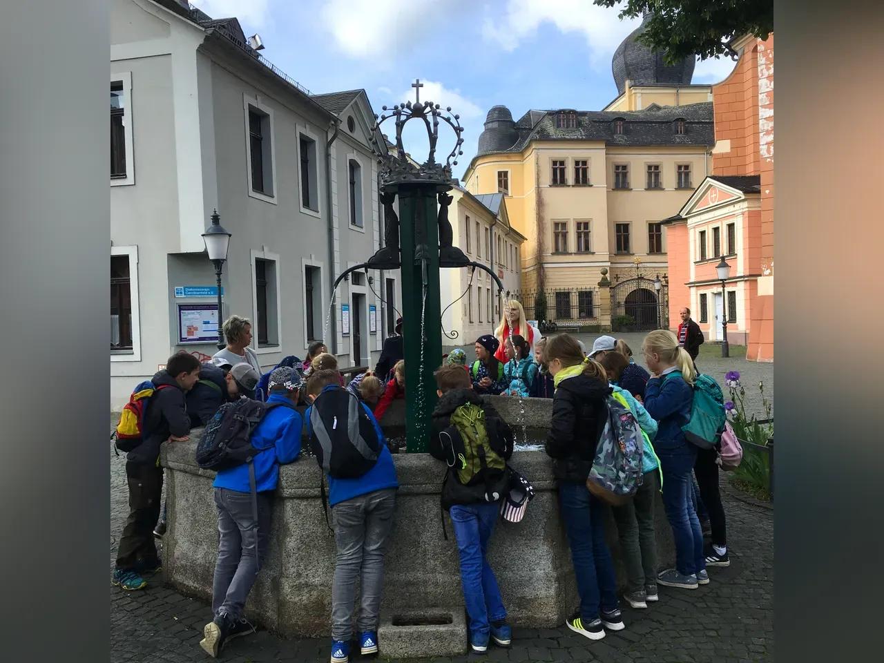 Kinderfuehrung_Roehrenbrunnen