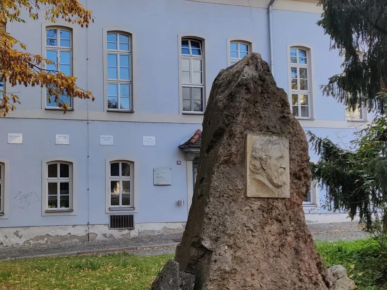 Schaeffer-Denkmalstein