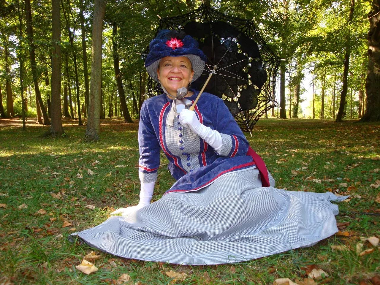 Als Elise Abbe kostümierte Stadtführerin