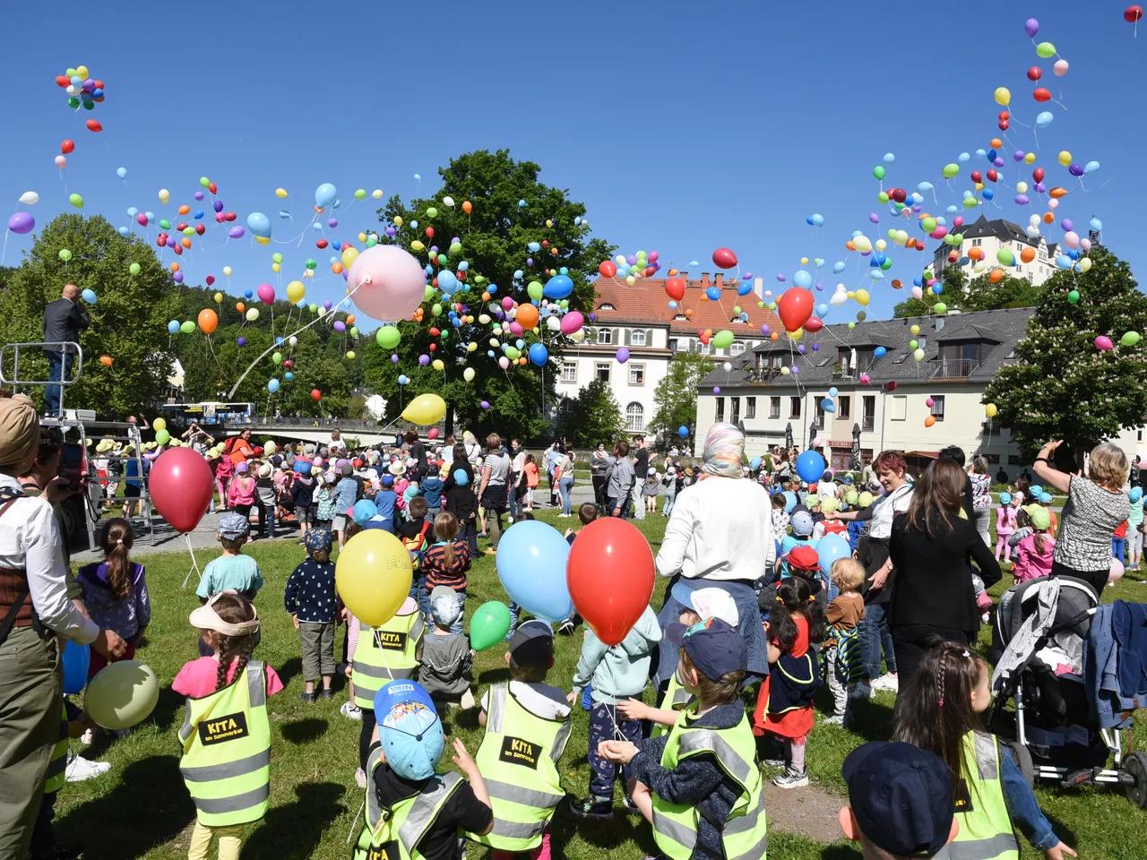Luftballons Park und Schlossfest