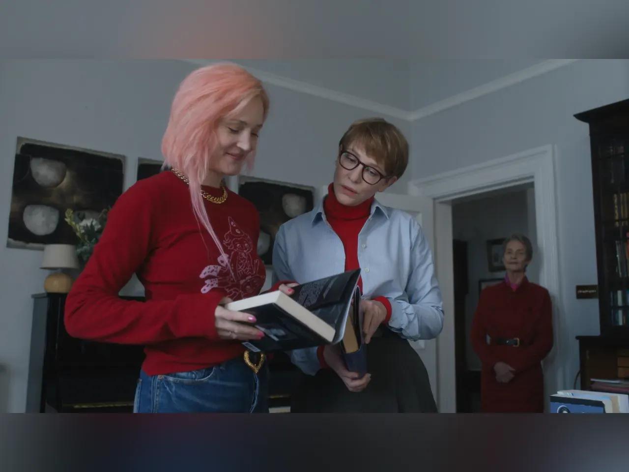 01_FatherMotherSisterBrother_c_VagueNotion_PhotoYorickLeSaux