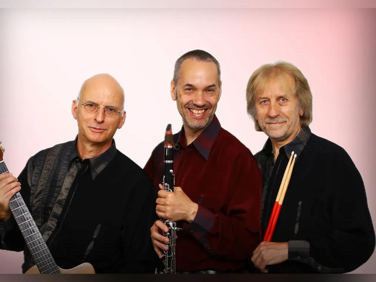 3 Musiker von Jezmer mit ihren Instrumenten