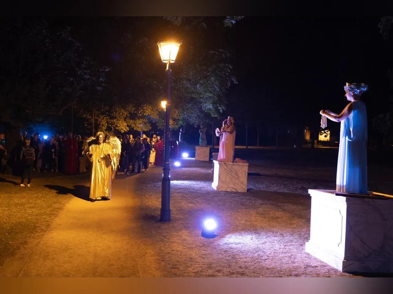 05_Orpheus__Kai_Wefer___Musen__Damen_des_Opernchores_