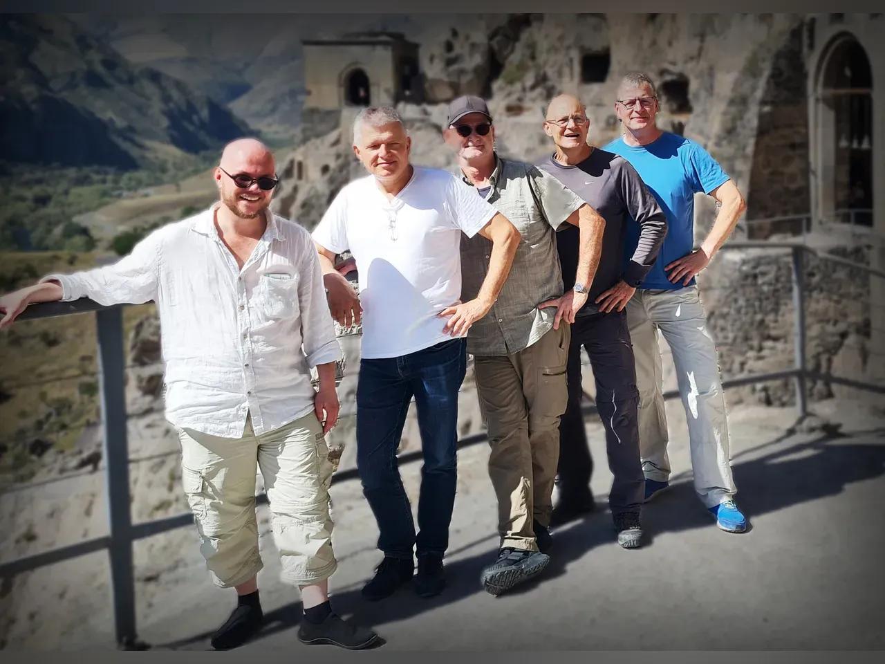 die fünf Musiker von Cha Cha Five