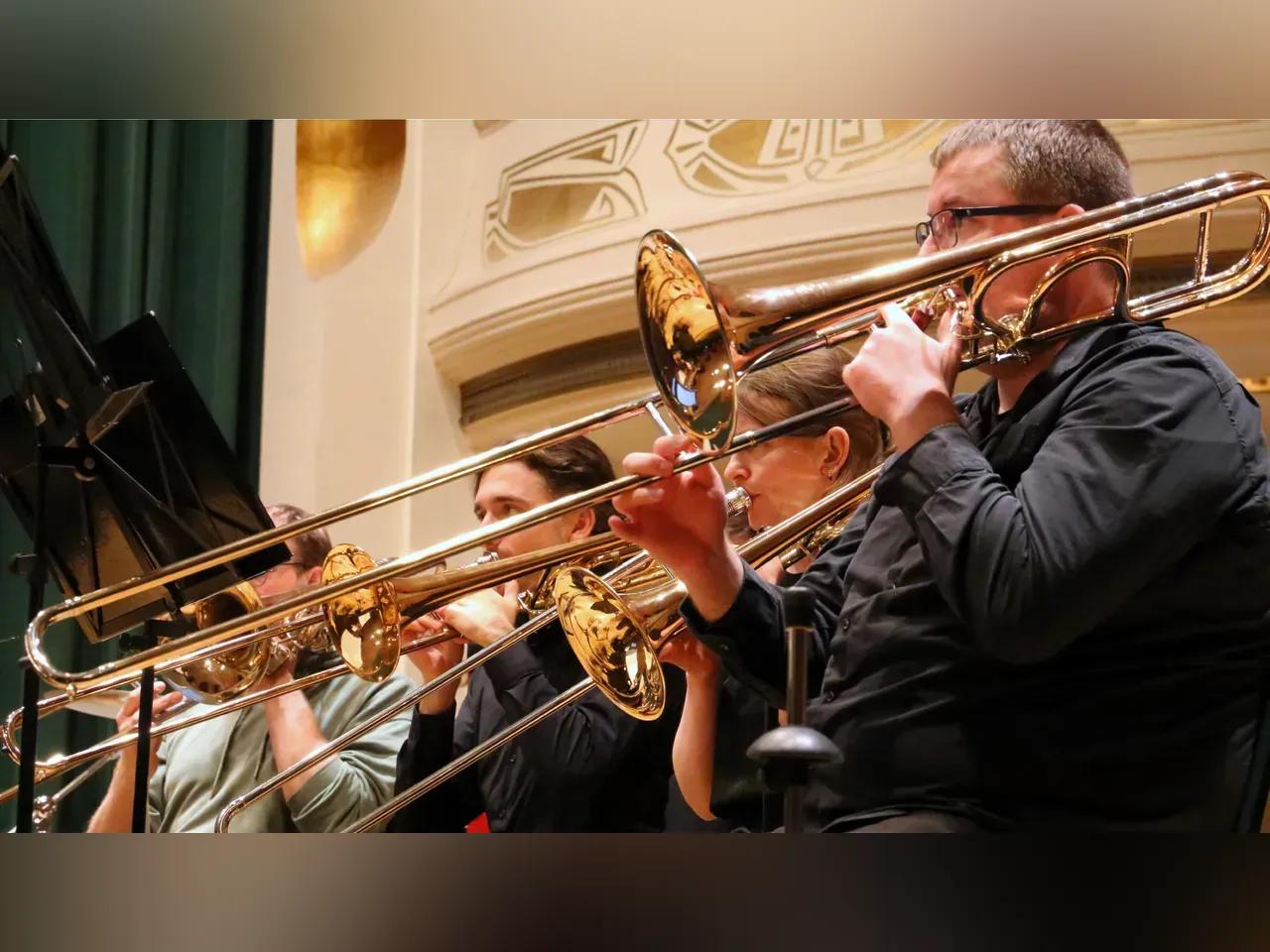 brass-band-blechklang-in-concert-png