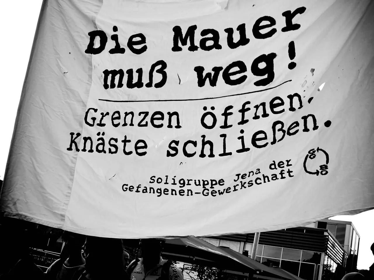 Die Mauer muss weg-10