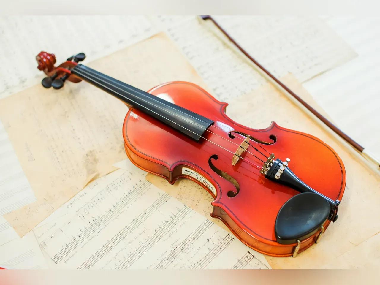 geige-auf-notenblatt_mks-jena-jenakultur-foto-christoph-worsch-32-jpg