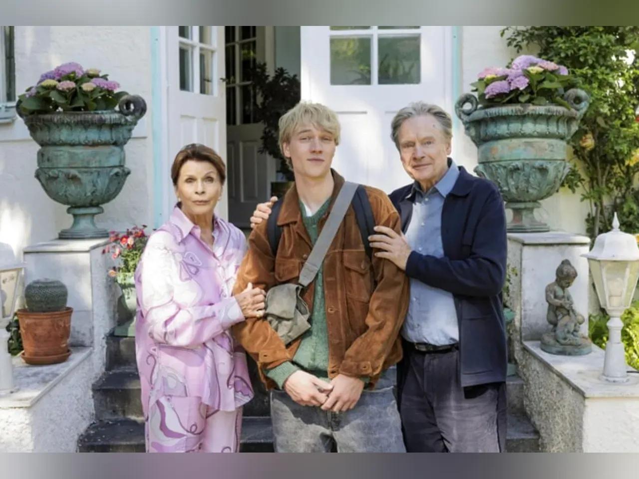 ach-diese-l-cke_01_cr_warner-png