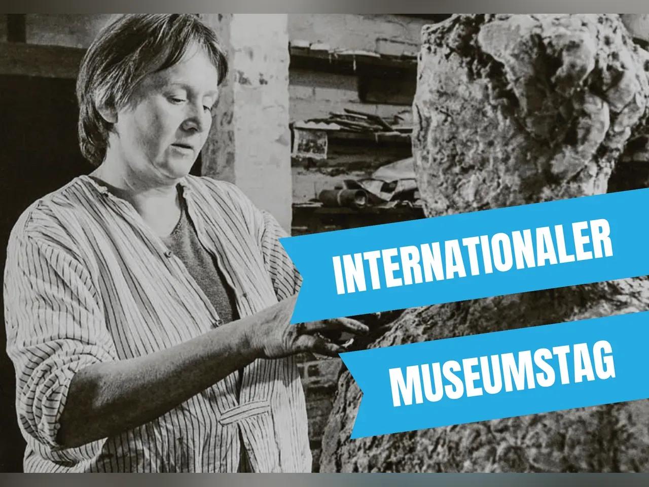 Gertraud Möhwald bei der Arbeit an der „Halbfigur einer jungen Frau“, Halle (Saale) 1986.