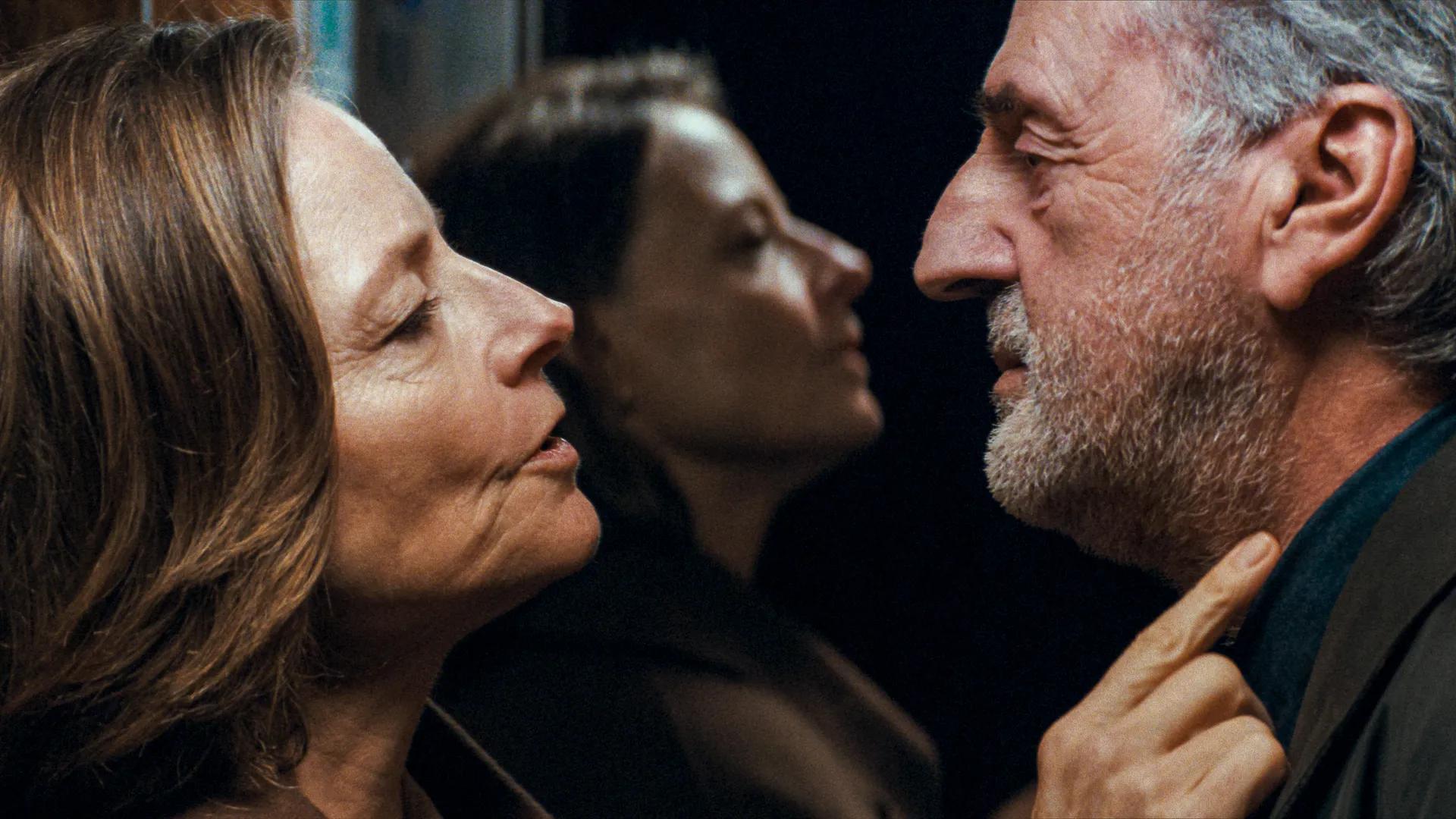 Still03_ParisMurderMystery_c_GeorgeLechaptois