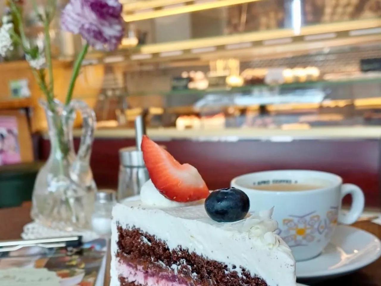 4af58bfb-b9b7-42e9-8950-32f6acf3dc76