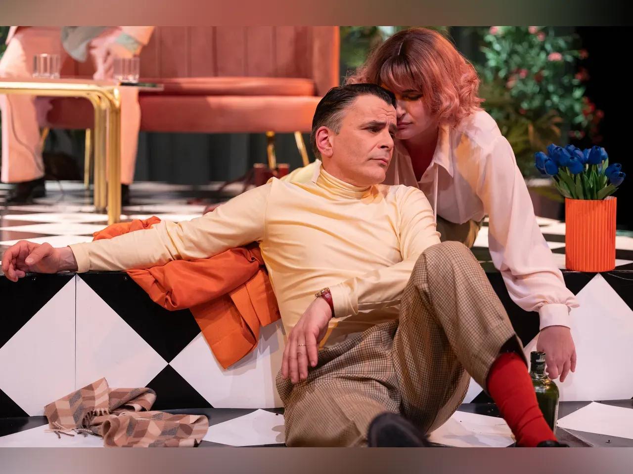 %E2%80%9EDer_Gott_des_Gemetzels%E2%80%9C_Marie-Luis_Kie%C3%9Fling_als_Anette_und_Manuel_Struffolino_als_Alain__Foto_Ronny_Ristok_