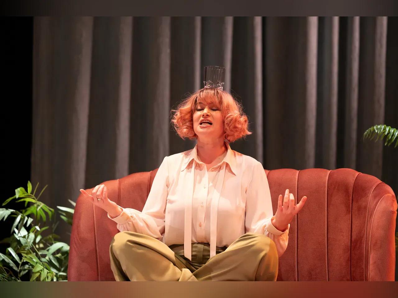 %E2%80%9EDer_Gott_des_Gemetzels%E2%80%9C_Marie-Luis_Kie%C3%9Fling_als_Anette__Foto_Ronny_Ristok_