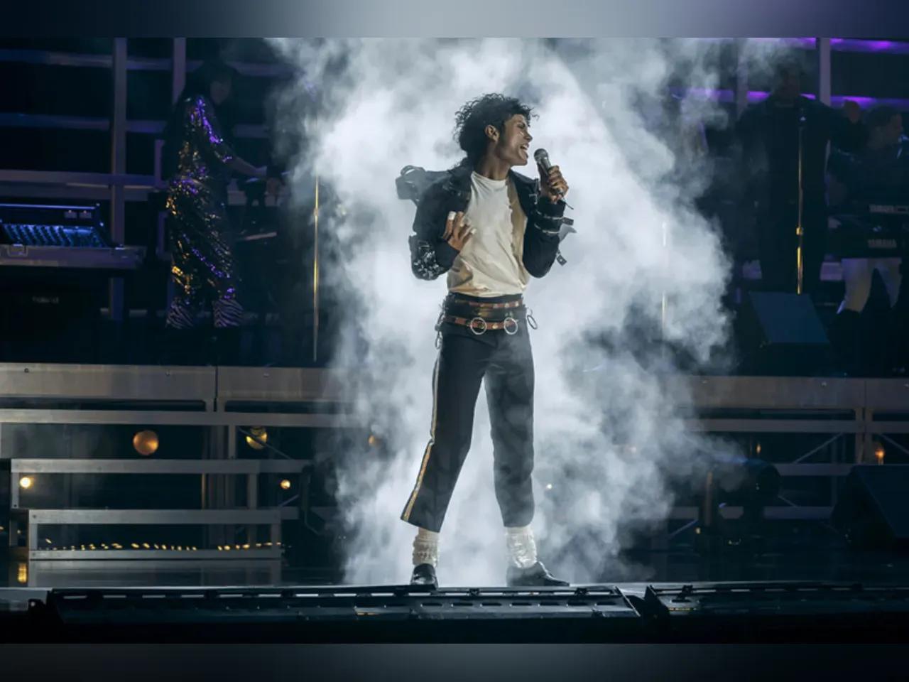 michael_01_cr_universal-png