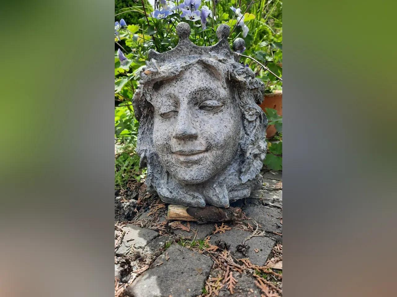 Frauenkopf.jpg