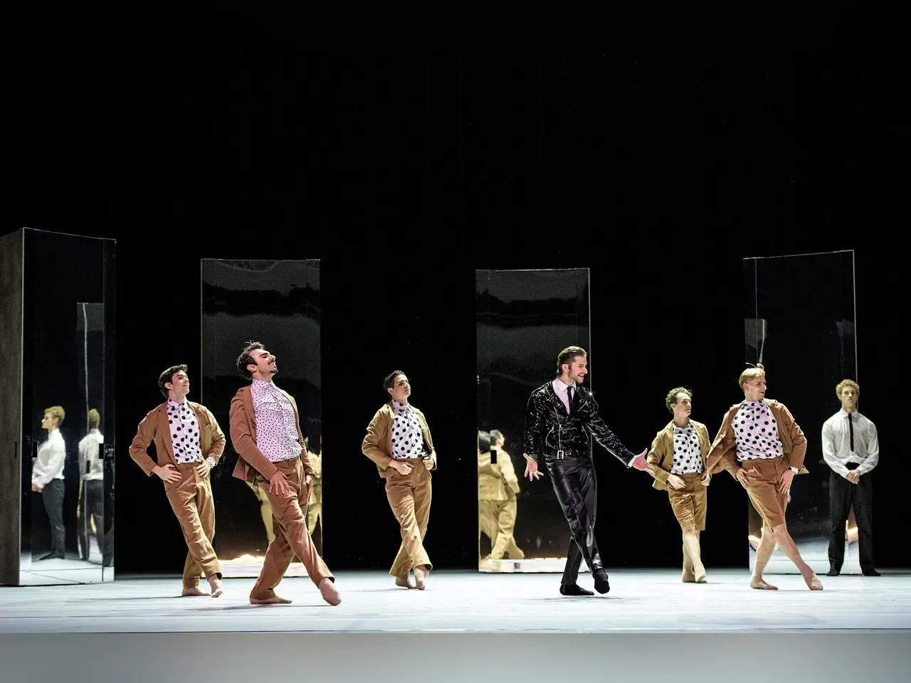 Artem_Sorochan__Escamillo___T%C3%A4nzer_der_Aalto-Ballettcompagnie