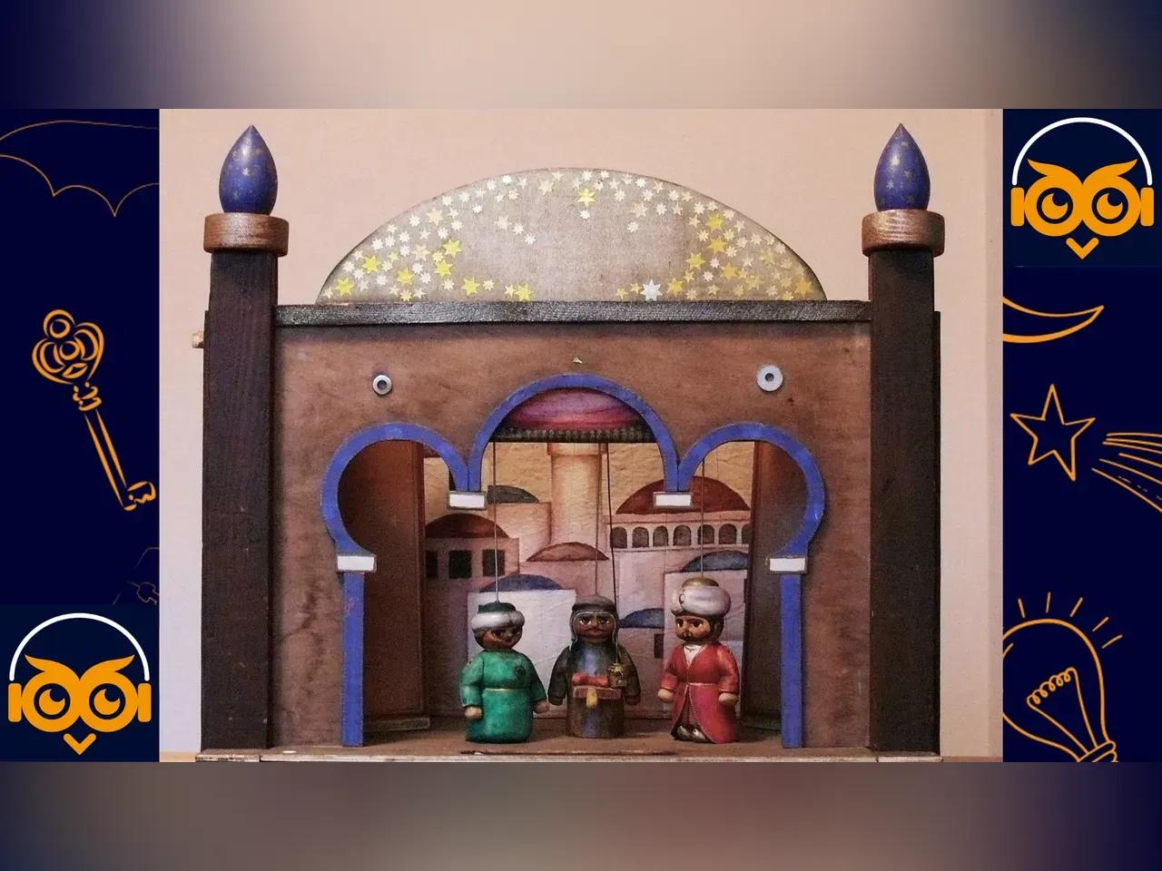 Auf dem Bild ist eine Figurentheaterbühne zu sehen. 