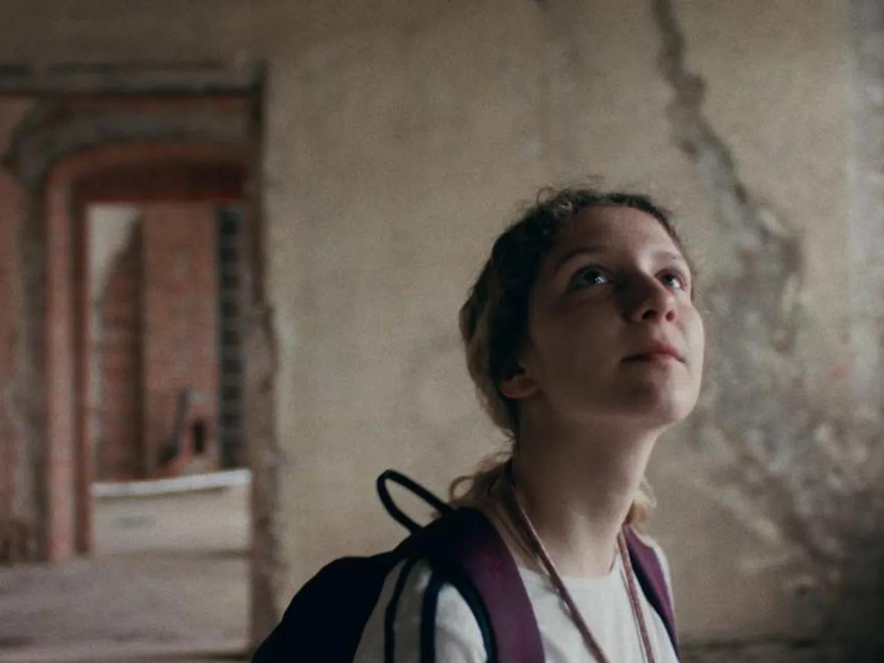 1-HomeStories_©Adrian Campean, Trimafilm.606ff9d7