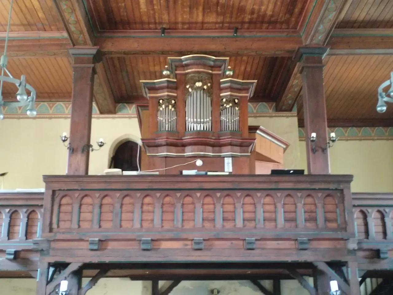 Blick auf die Orgel