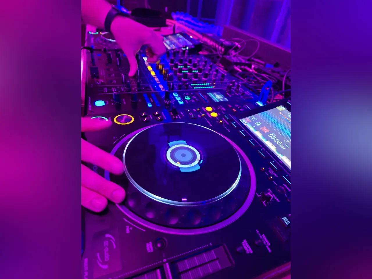 dj-pult-4-jpg