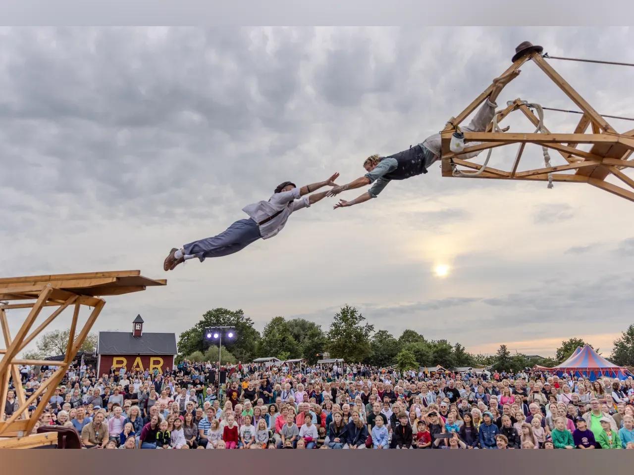 cirque-on-edge_1-jpg