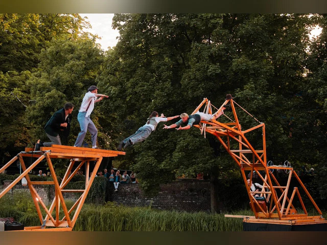 cirque-on-edge_2-jpg